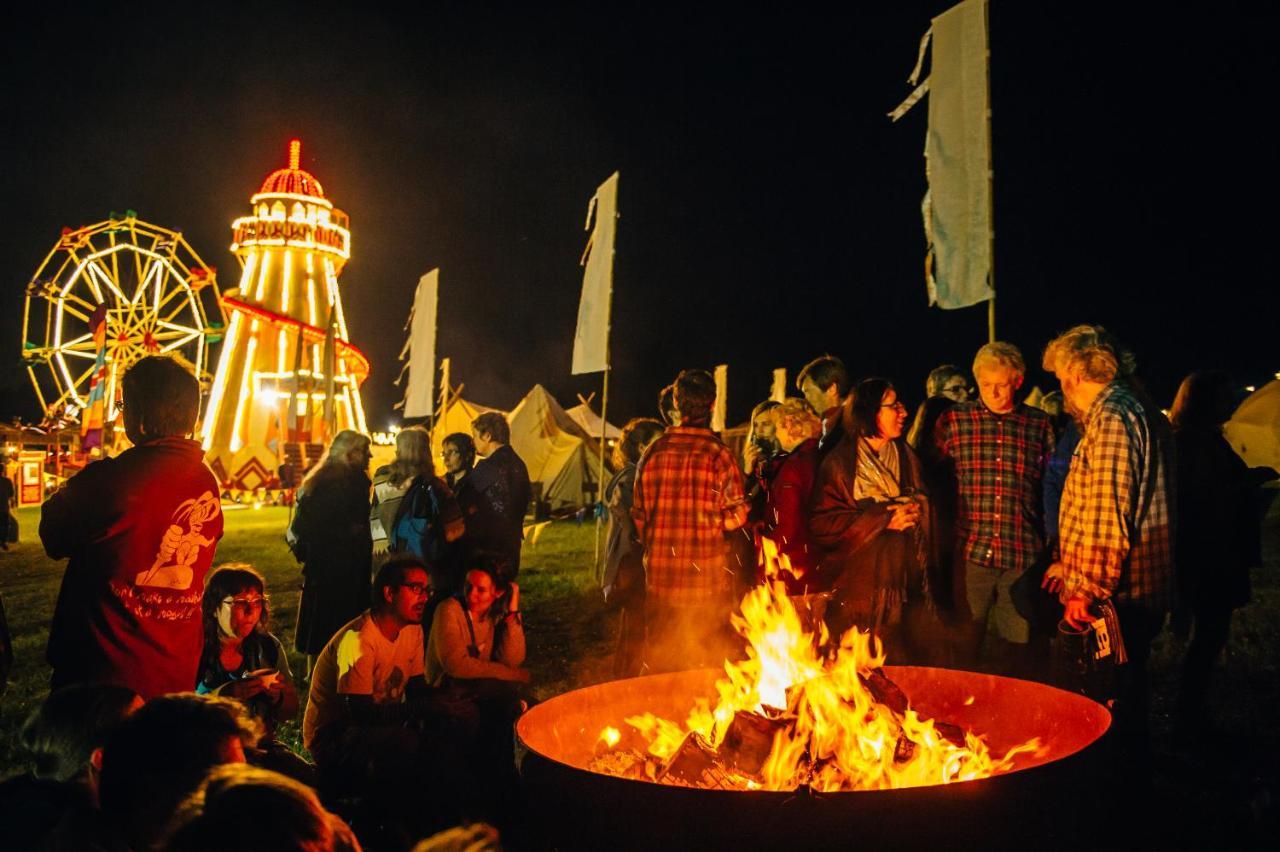 Готель Festival Yurts Гей-он-Вай Екстер'єр фото